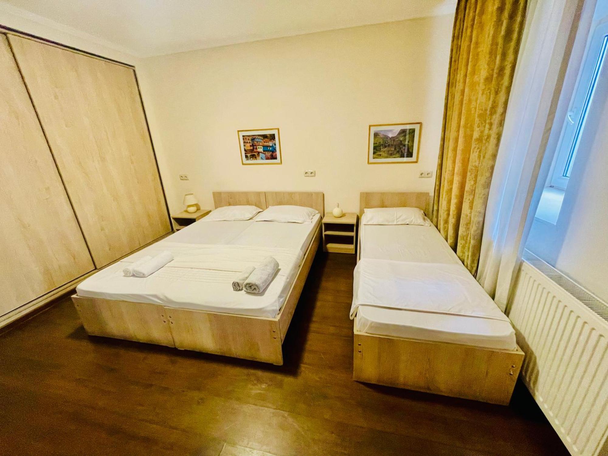 Hotel Klarastan Bon Voyage Tbilisi Exterior photo