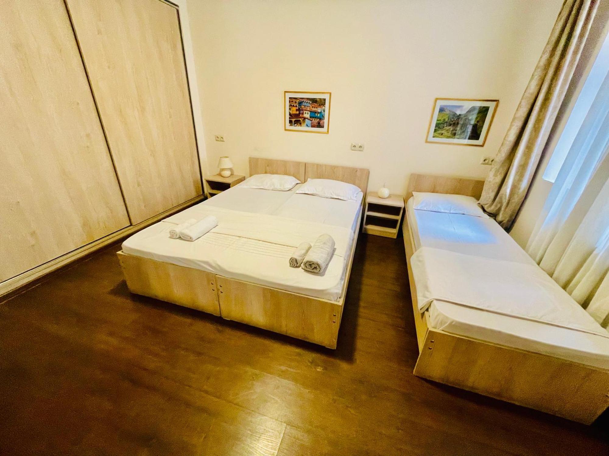 Hotel Klarastan Bon Voyage Tbilisi Exterior photo