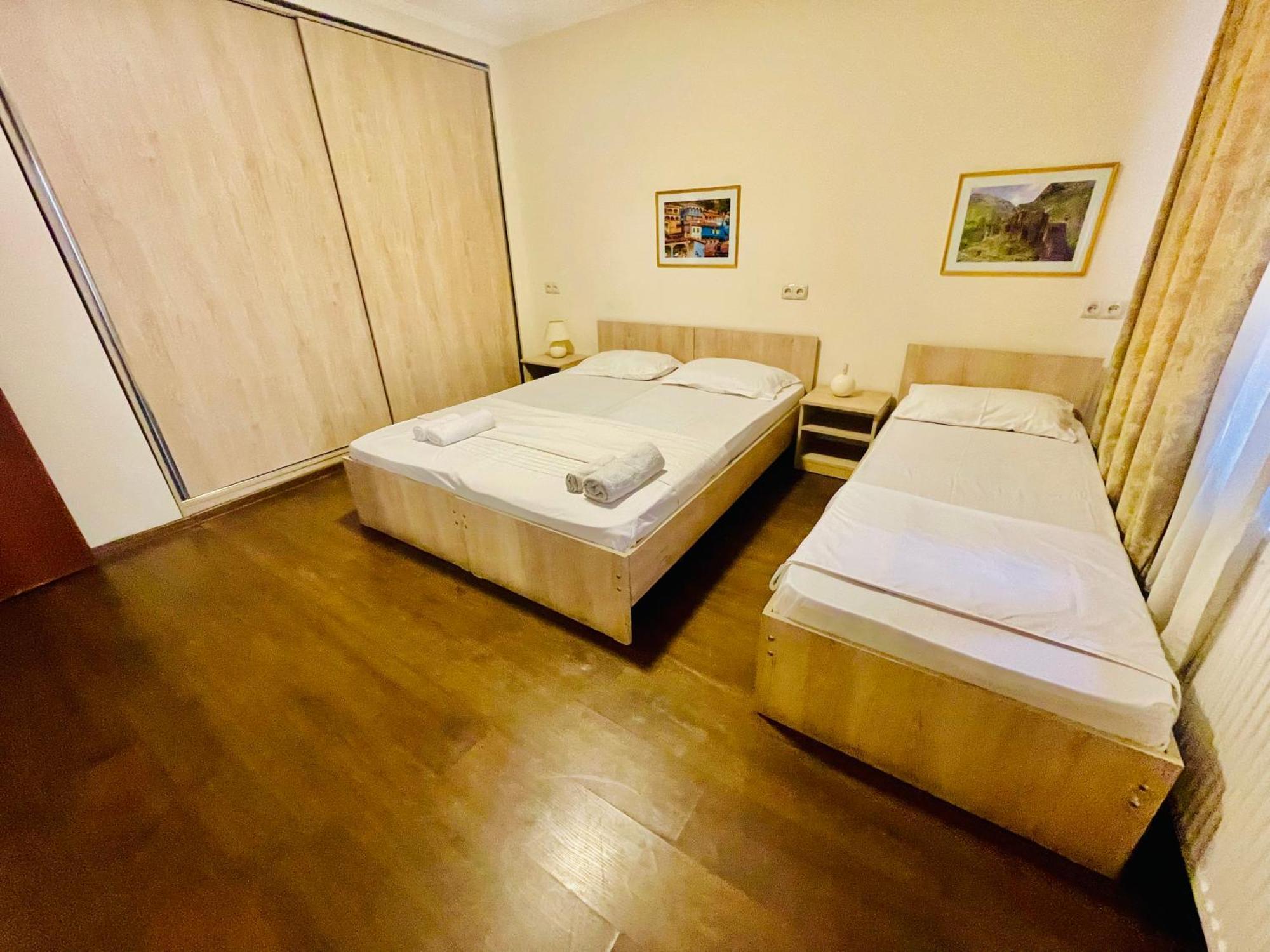 Hotel Klarastan Bon Voyage Tbilisi Exterior photo