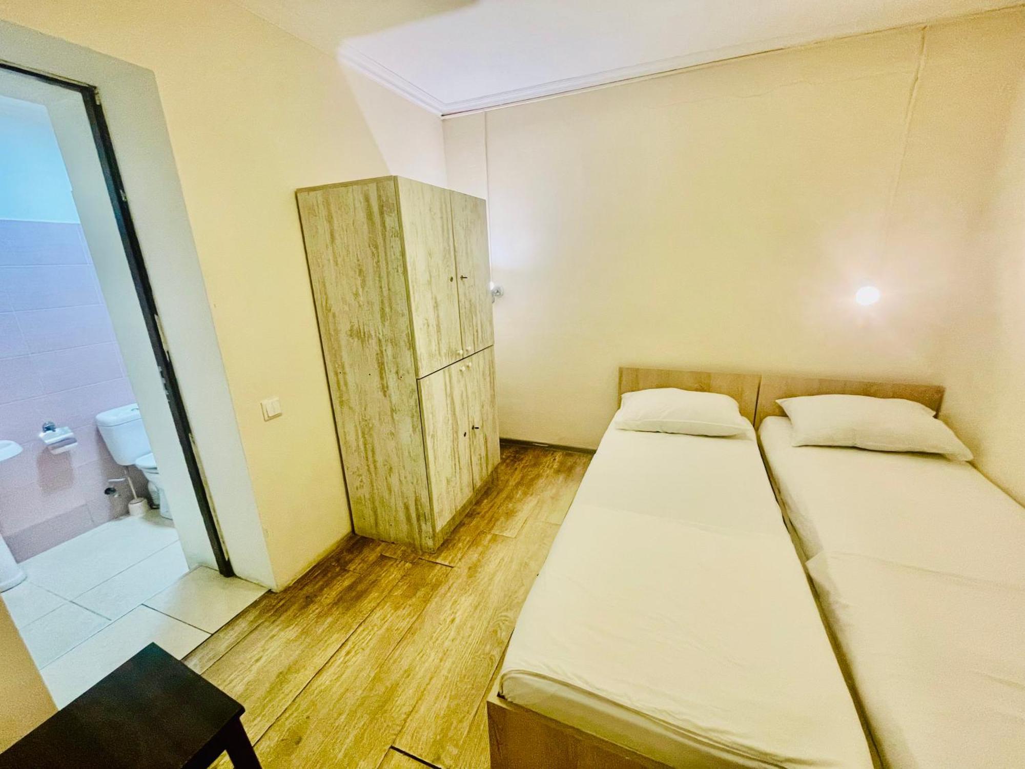 Hotel Klarastan Bon Voyage Tbilisi Exterior photo