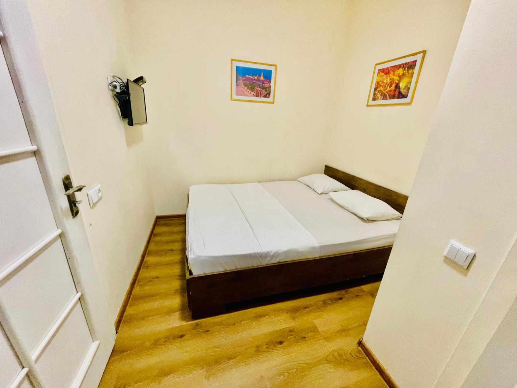 Hotel Klarastan Bon Voyage Tbilisi Exterior photo